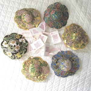 Vintage Cloisonne Weihnachtsschmuck Hutförmige Ornamente Ausgefallene Baumschmuck NYCO Ornamente Heirloom Ornamente Goldornamente