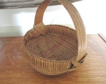 Vintage Handmade Egg Basket Dark Brown Hip Basket Butt Basket Handwoven Baskets Easter Baskets Decorative Baskets Modern Farmhouse