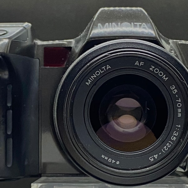 Minolta Maxxum 8000i 35mm auto focus, multi-mode programmable camera with AF 35-70mm 3.5-4.5