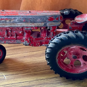 Vintage Ertl Farmall 460 Tractor