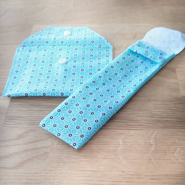 Kit de 2 pochettes en tissu enduit, avec un petit pochette savon impermeable +  etui de brosse à dent