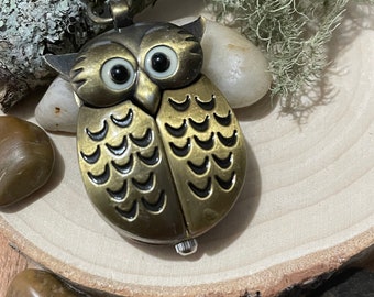 OWL Pinch Open Clock Necklace in Brass