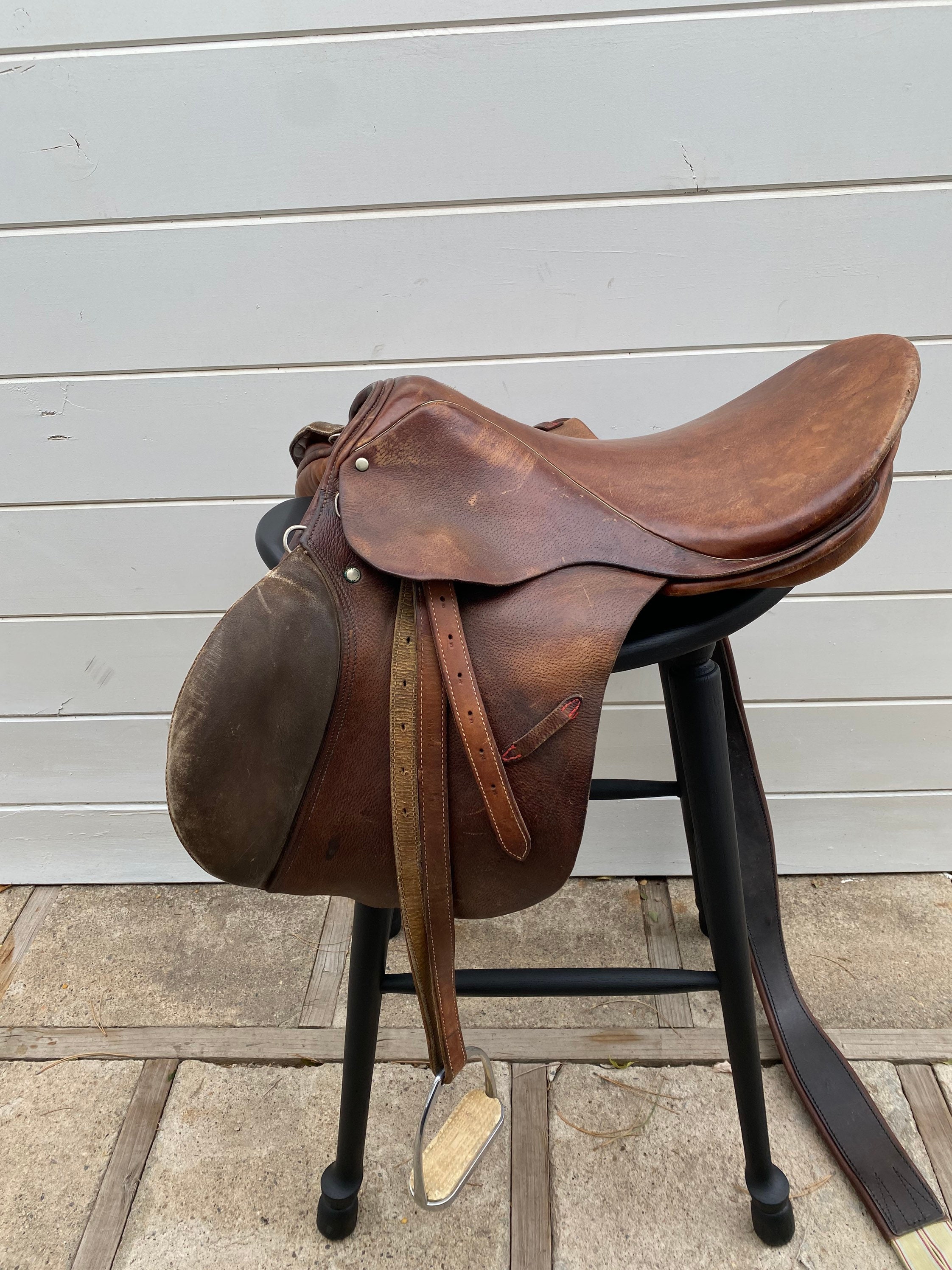 17 1/2 made in Switzerland Stubben Stubben Siegfried Deluxe Horse Saddle 