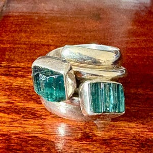 Bague Lilly Barrack unique en argent sterling avec pierres brutes vert bleuté image 1