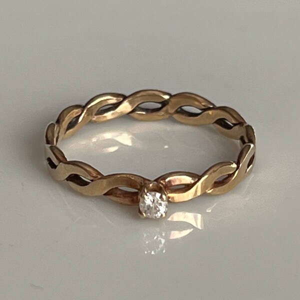 Anillo solitario de diamantes de oro vintage de 14 quilates