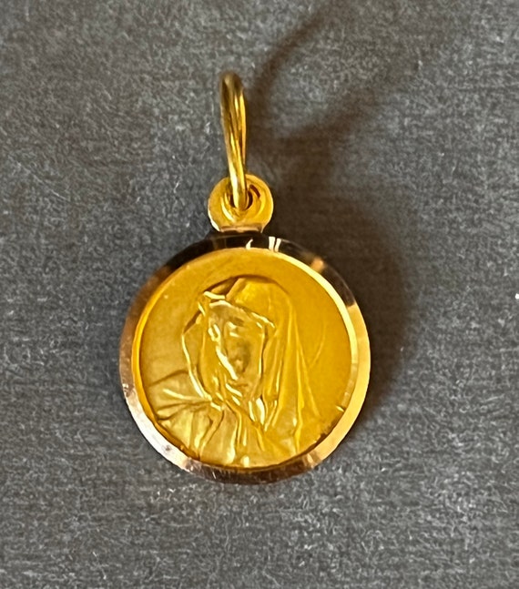 Vintage 18K Gold Virgin Mary Pendant Charm