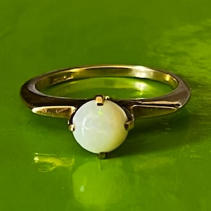 Vintage Art Deco Style 10K Gold Opal Solitaire Ring