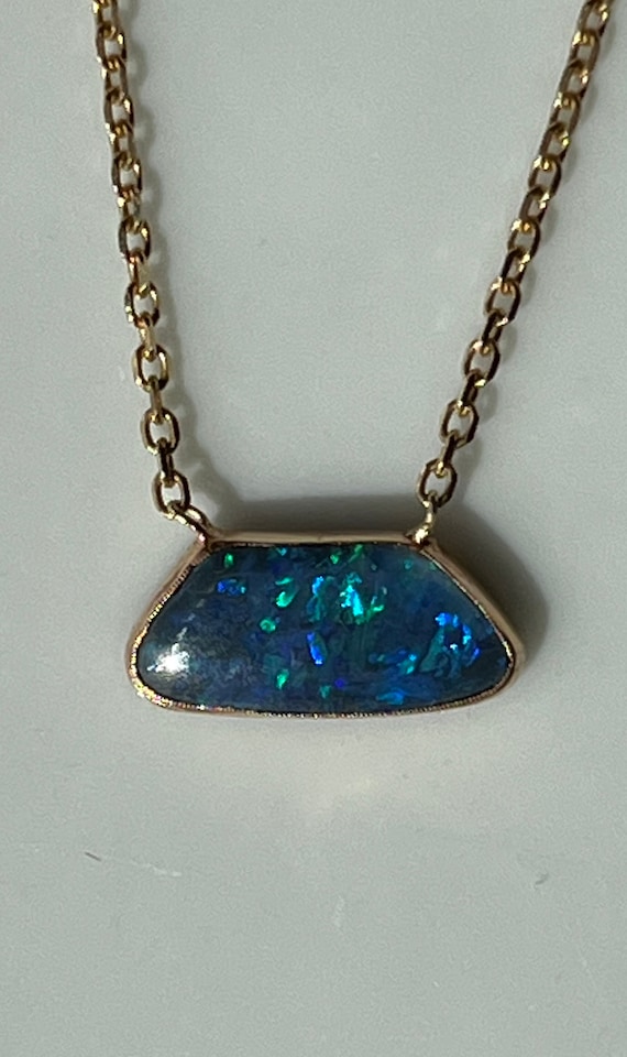 Stunning Estate 14K Gold Bezel Set Boulder Opal Ne