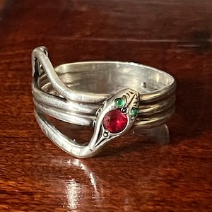 Beautiful Vintage Triple Coiled Sterling Silver Snake Ring with Green and Red stones