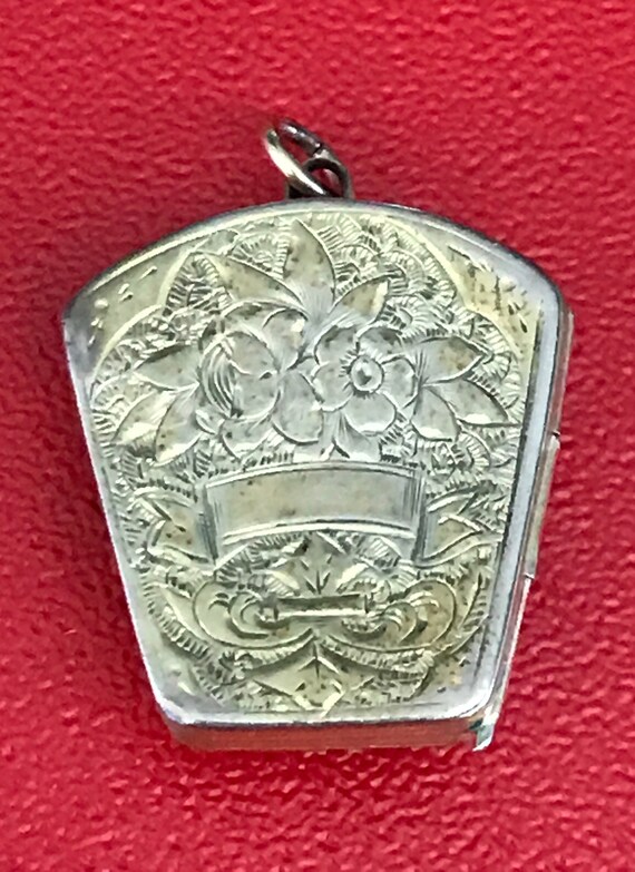 Antique Gold Filled Bloodstone Locket with Two Hearts… - Gem