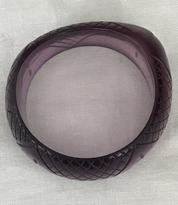 Vintage Chunky Carved Purple Lucite Bangle Bracel… - image 4