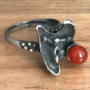 Vintage Modernist Sterling Silver Ring with Carnelian Bead