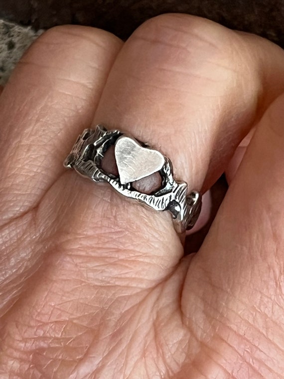 Vintage Sterling Silver Heart Ring - image 9