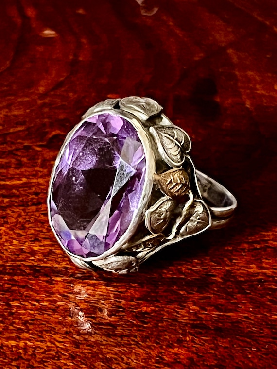 Vintage Sterling Silver Bezel Set Faceted Purple Stone Floral Ring