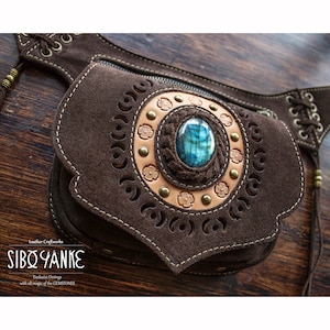 Gürteltasche aus Leder mit Labradorit – Gürteltasche aus Leder – HANDGEFERTIGT von Sibo Yanke. &lt;&lt; www.siboyanke.com &gt;&gt;