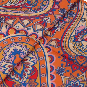 Paisley Luxurious Silk Pocket Square with Hand-Rolled Edges - Digital Print Men&#39;s Fashion Accessory