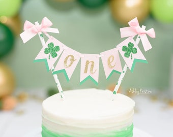 27 St Patrick/’s Day Birthday Party Decorations Kit Lucky Happy Birthday Banner Four Leaf Clover Garland Shamrock Cake Topper Green Balloons for Saint Paddy/’s Day Irish Themed Birthday Party Supplies