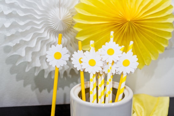 Yellow Daisy Party Decorations. Daisy Straws. Daisy Birthday. Groovy One  Birthday. Two Groovy Birthday. 70's Party Decor. Daisy Baby Shower