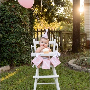 Pink and White Highchair Banner ONE banner Girl First Birthday Decor Cake Smash Prop Smashcake High Chair Banner Pink White Party Decor