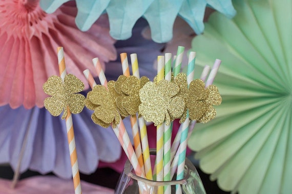 St Patrick's Day First Birthday Decorations. Lucky One First Birthday. Pastel Lucky One. Two Lucky Birthday. St Patrick's Day Party Decor. Il_570xn