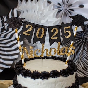 Graduation Cake Topper. Graduation Party Decorations. College Graduation Party. High School Graduation Party. Graduation Cake Topper Bunting
