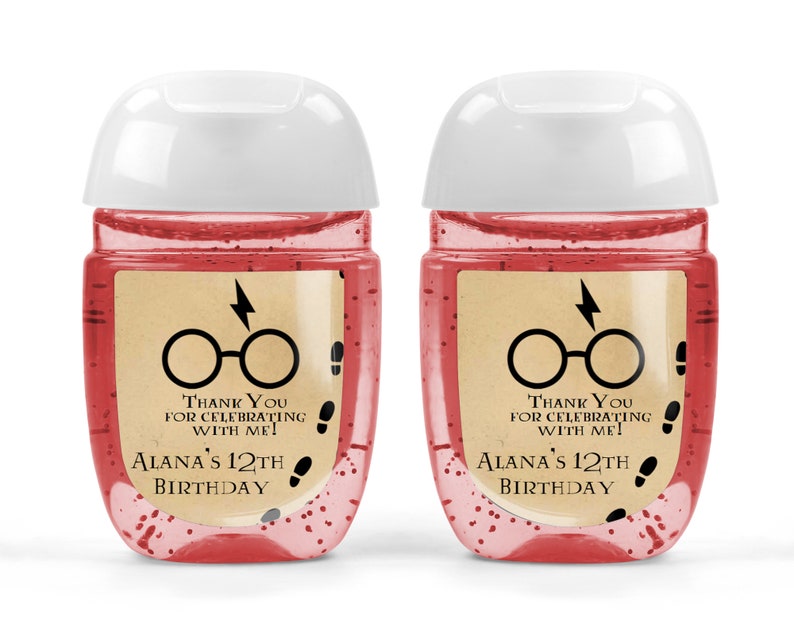 Check out these Harry Potter baby shower ideas including this Harry Potter baby shower party favor