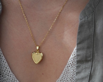 Personalisierte gravierte Herz Medaillon - Geburtsblume Halskette - Initial Halskette - Medaillon Halskette 18 Karat vergoldete Edelstahl Medaillon -