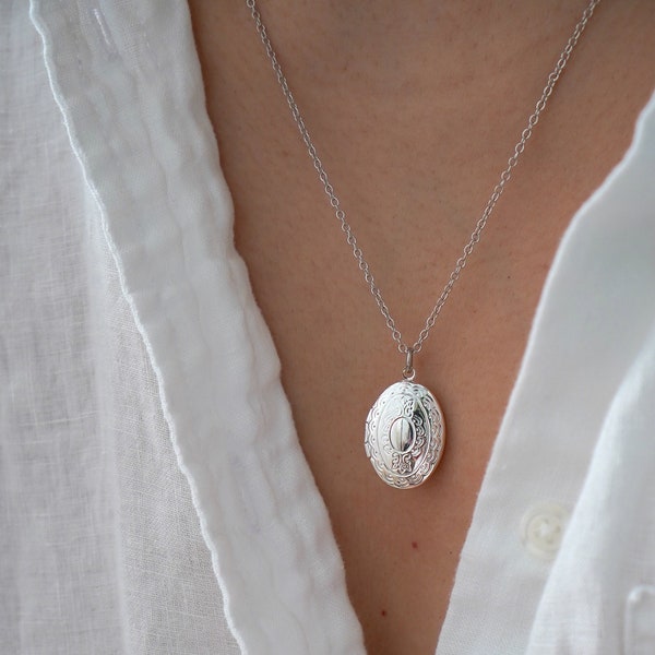 Oval Silver Locket Necklace - Locket necklaces For Women - Boho Jewelry - Personalized Necklace Locket - Silver Necklace - Gift Ideas