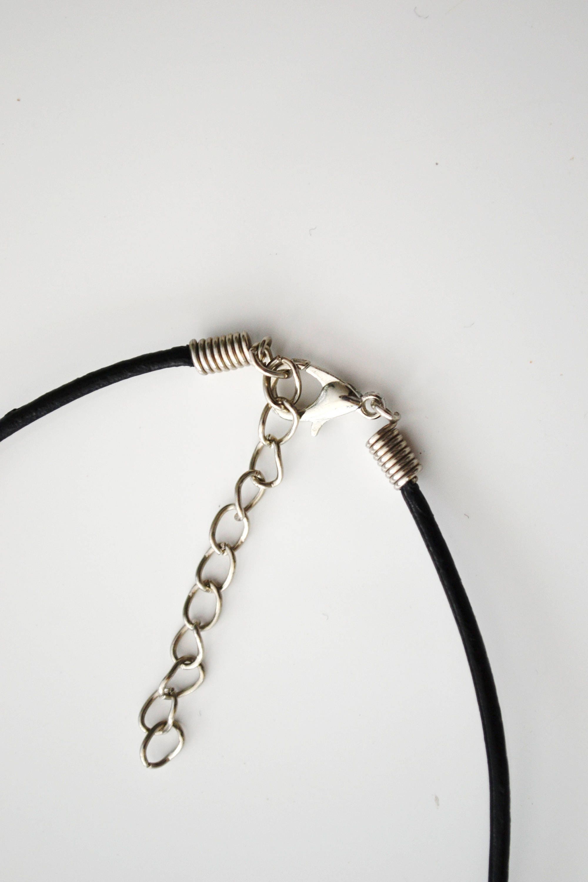 Black Leather Crescent Moon Choker Necklace – Grunge Style 90s