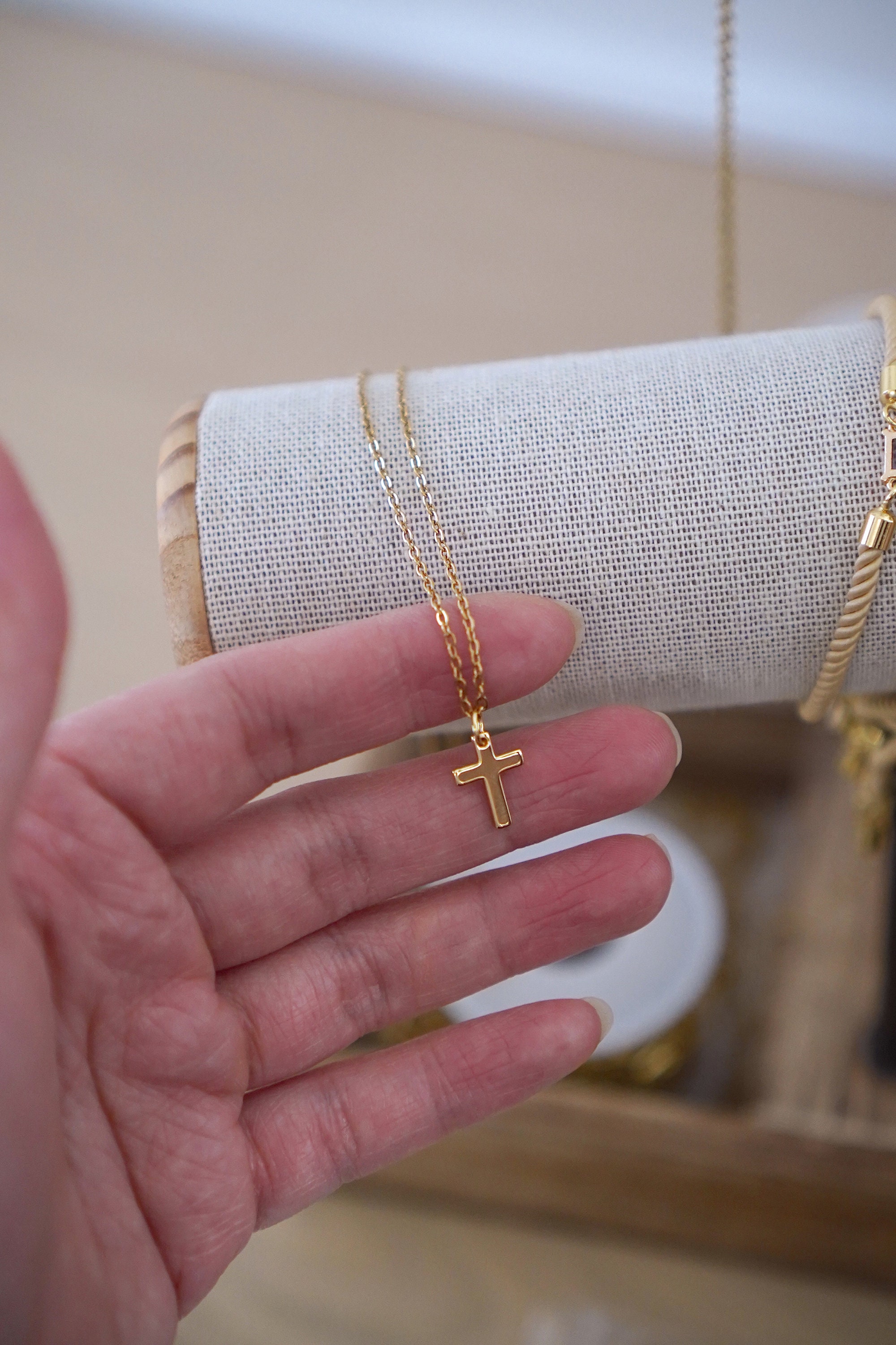 18 Karat Gold Plated Cross Necklace - Premium Stainless Steel 