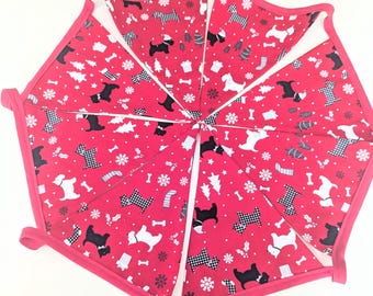 Bunting in a red Fox Hound Christmas Cotton Fabric