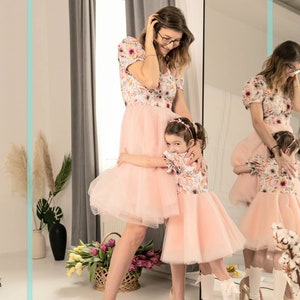 Matchy Dresses Easter Family Outfit Flower Girl Tulle Dress Gift for Mom Mommy and Toddler Clothes Family Photoshoot Outfit zdjęcie 2