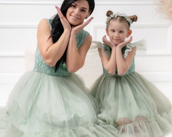 Mamá y niña elegantes vestidos de novia de encaje de menta- traje familiar a juego - vestido de tul de niña de flores- regalo para el traje de sesión de fotos de mamá-familia