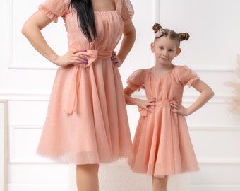 Mutter Tochter Peach Fuzz Brautkleider - Passende Familien Outfit - Blumenmädchen Tüll Kleid - Einzigartiges Geschenk für Mutter-Familien-Foto-Shooting Kleidung