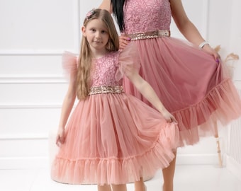 Vestidos de novia de encaje rosa polvoriento de madre hija- Traje familiar a juego - Vestido de tul de niña de flores- Regalo para ropa de sesión de fotos de mamá-familia