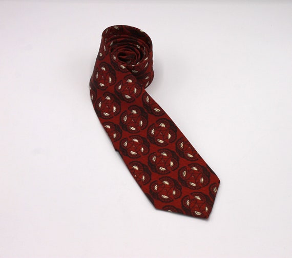 Red Swing Tie with Circular Fan Pattern - image 2