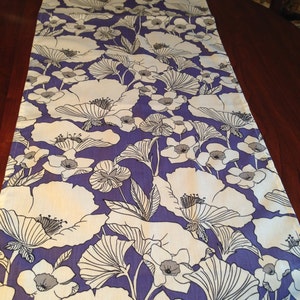 Table runner, Lavender table runner, Kitchen table runner, Gift for Her, Hostess gift, Sideboard runner,