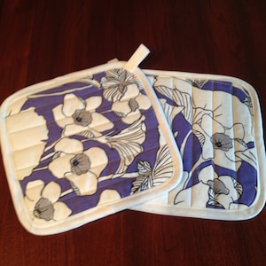 Pot Holders, Hot pads, Trivet, Lavendar linens, Hostess gift, Gift for Her, Kitchen Accessory