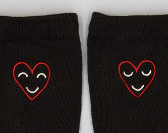 Heart embroidered socks / Chaussettes brodées coeur
