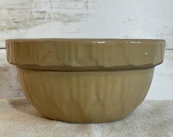 Yelloware Pyramid/Picket Fences Mixing Dough Bowl- small- vintage
