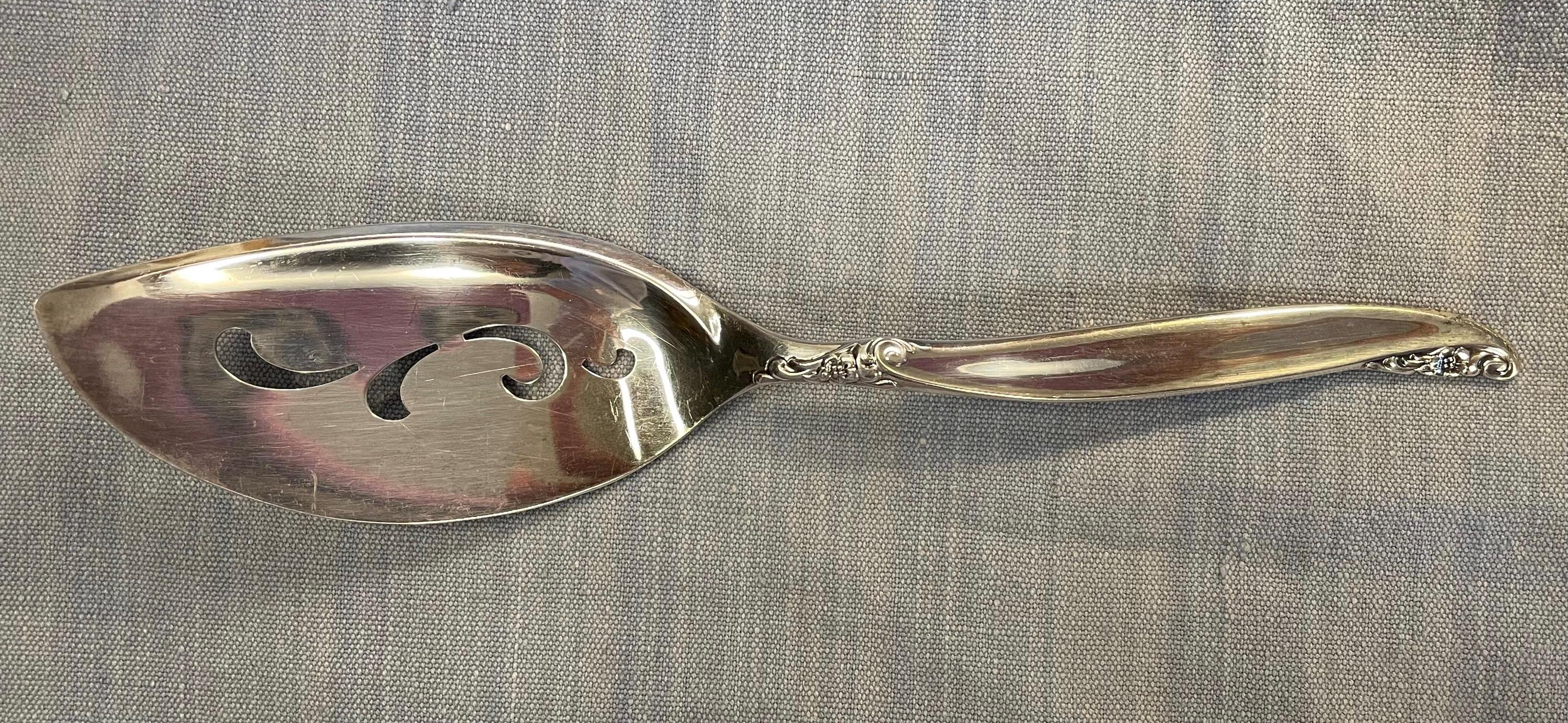 Pelle à Tarte Ancienne ARDJ - Argent Fourré, Manche Argent, Décor Fleurs