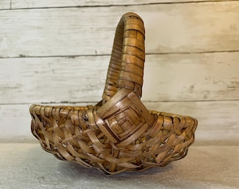 Handwoven splint buttocks basket small gathering basket
