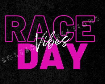 Scarica il design digitale PNG di Race Day Vibes per le corse su pista sterrata.