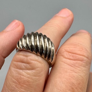 Vintage Taxco Shrimp  925 Silver Ring Size 6