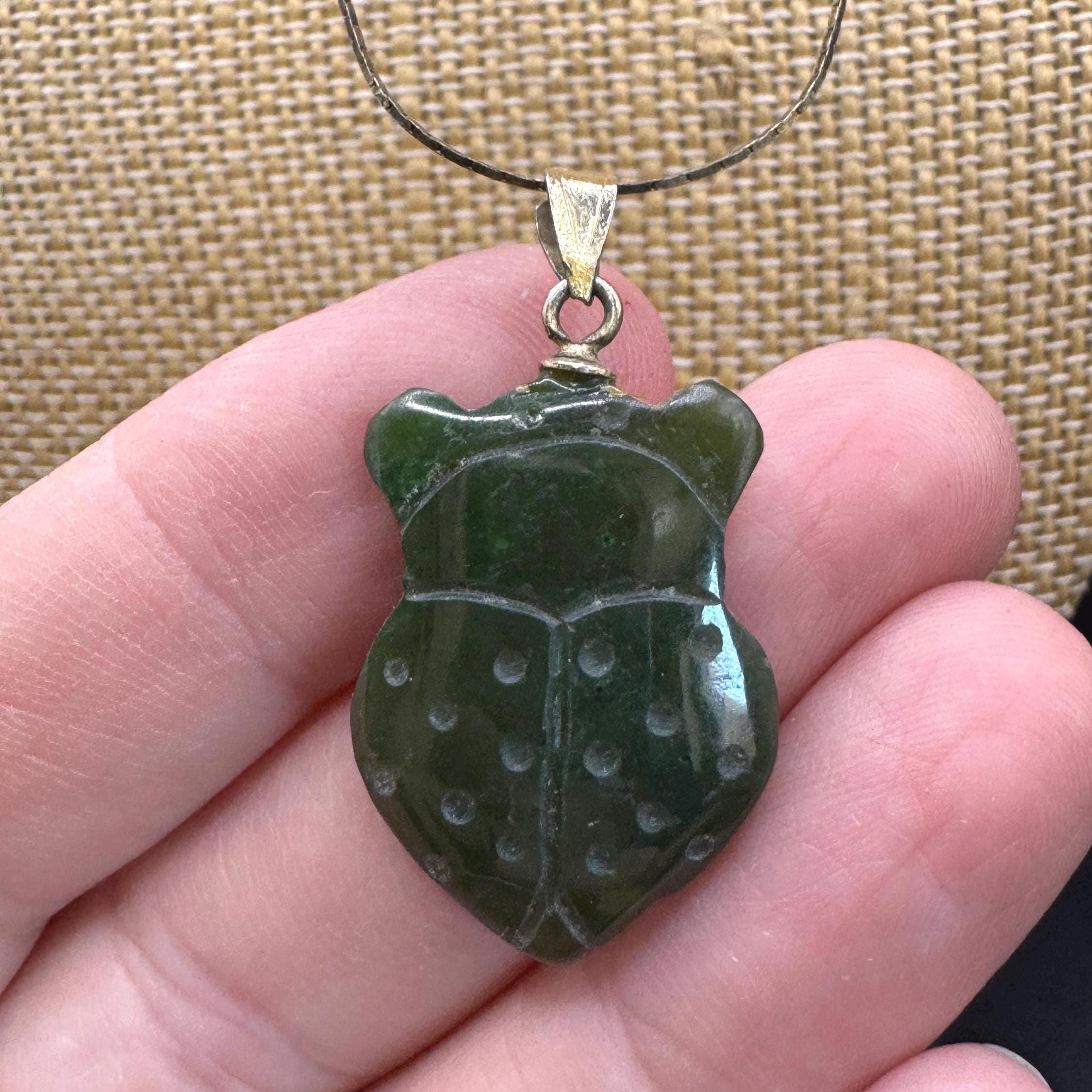 ヴィンテージ彫刻翡翠虫ペンダントネックレス - Etsy 日本