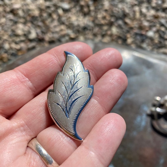 Vintage Etched Leaf Sterling Silver Brooch - image 4