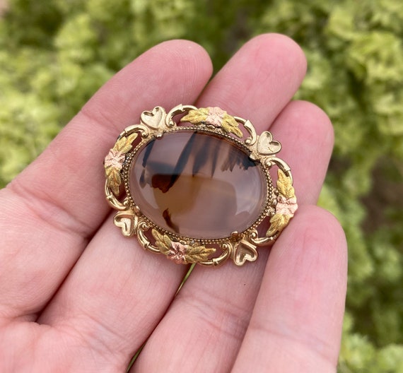 Vintage Gold Filled Agate Brooch - image 1