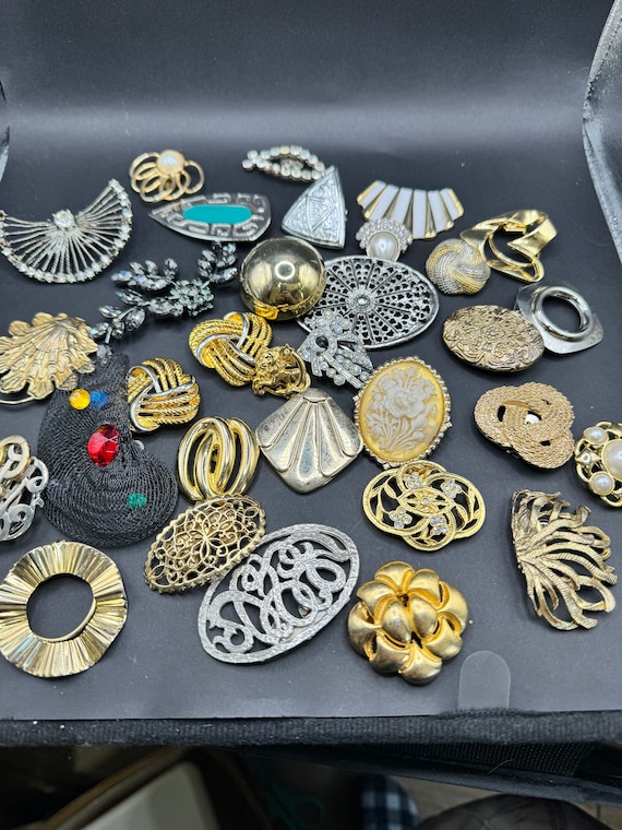 Vintage Jewelry Lot scarf clips shoe clips