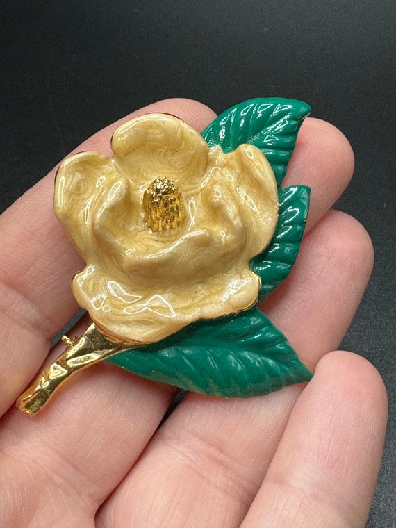 Vintage Cream Enamel Flower Brooch