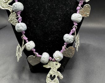 Naszyjnik Vintage Marcie Pewter Bunny Rabbits Charms w kształcie serc